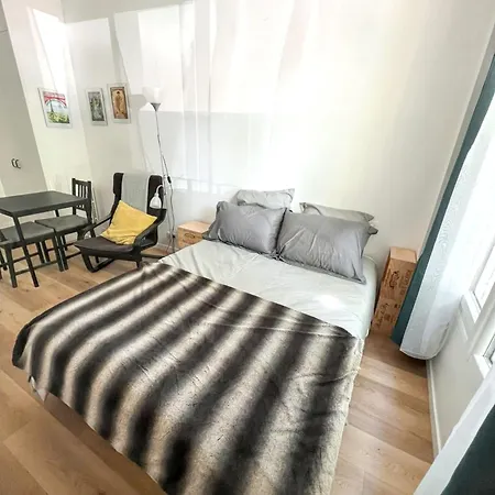 De Charme A - 20 M² - Internet Inclus Lägenhet *